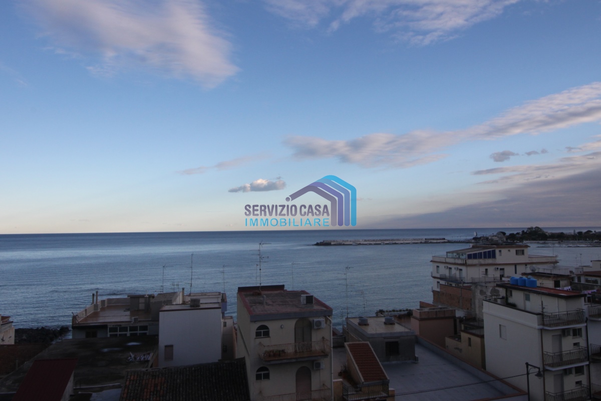 Appartamento GIARDINI-NAXOS vendita  Giardini-Naxos  Servizio Casa di Francesco Sciacca