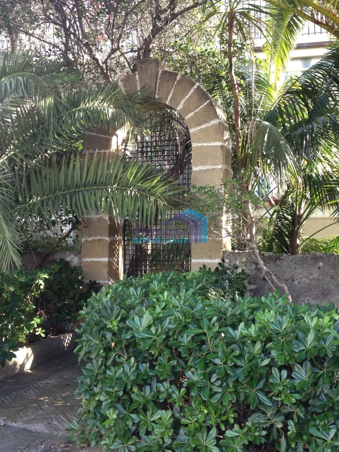Appartamento GIARDINI-NAXOS vendita  Giardini-Naxos  Servizio Casa di Francesco Sciacca